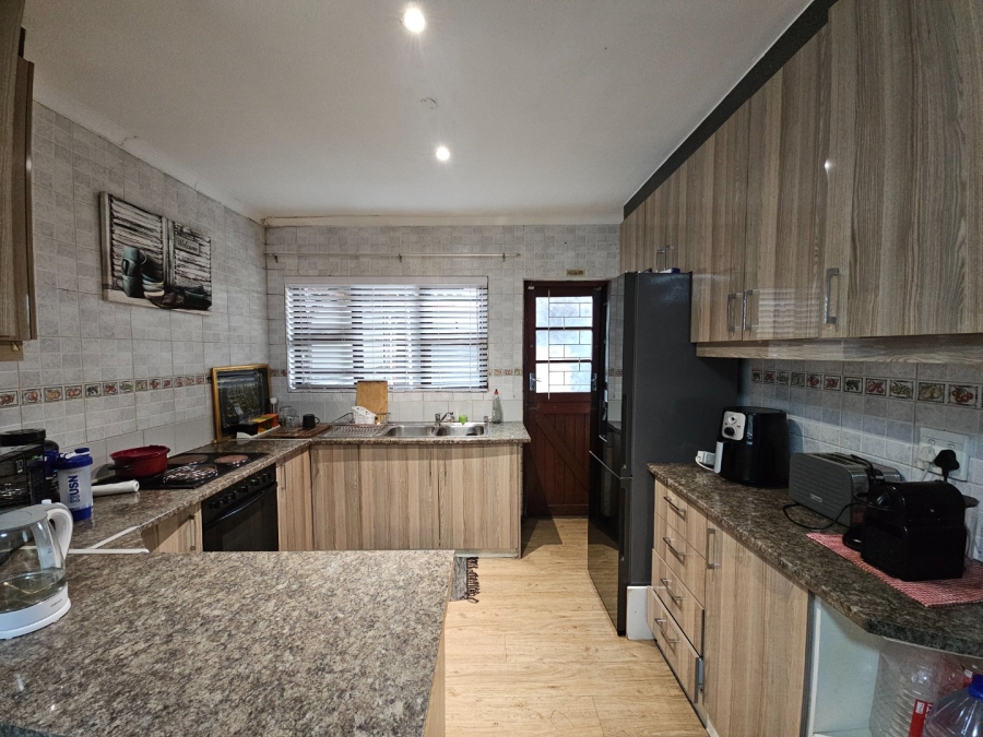 2 Bedroom Property for Sale in Ottery Western Cape